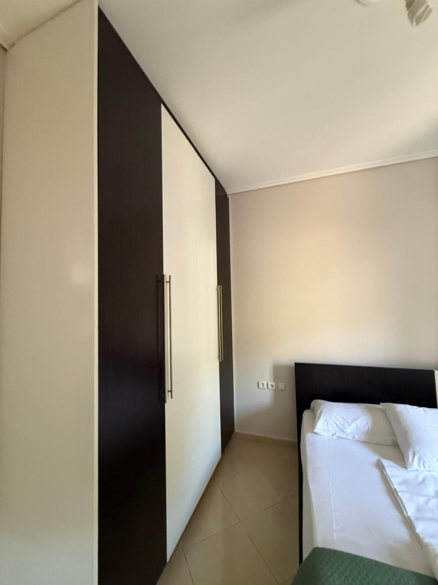 Ylli'S Apartments Sarande Exterior photo